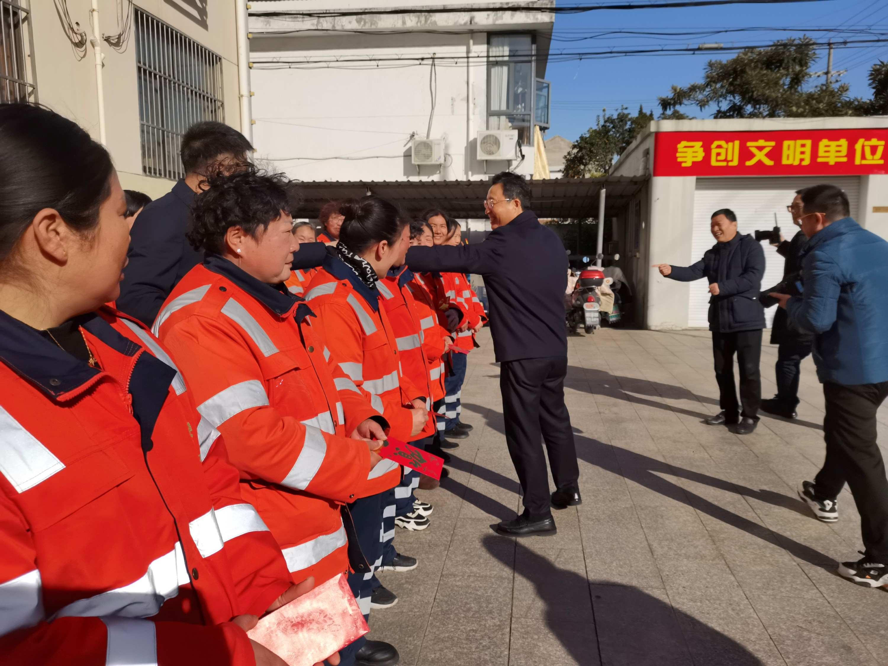 如東縣委書記陳慧宇慰問